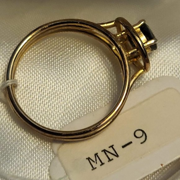 9K Gold Ring with gemstone - Picture 7 of 15